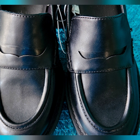 Universal Thread Black 2 1/2" Maisy heel loafers. NWT - Picture 2 of 9